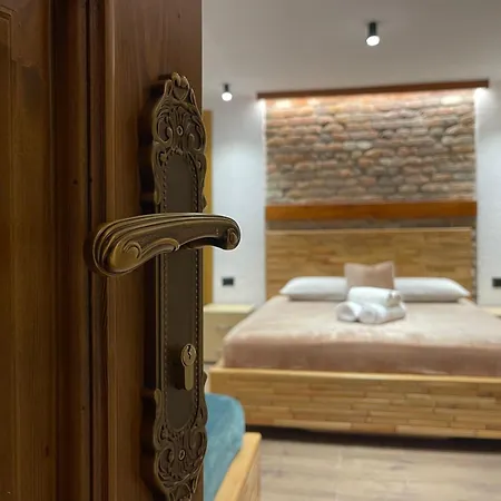 Cabeli 게스트하우스 Gjirokastër