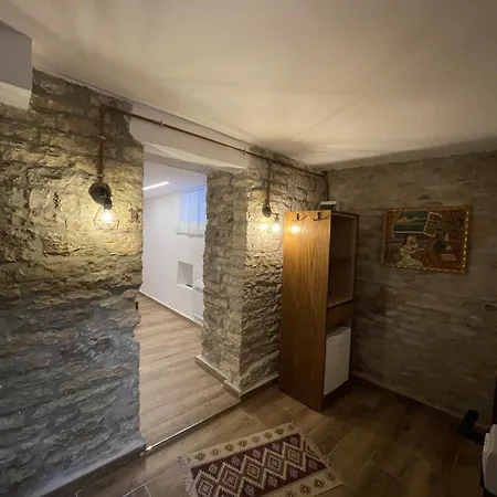 çabeli 3* Gjirokastër